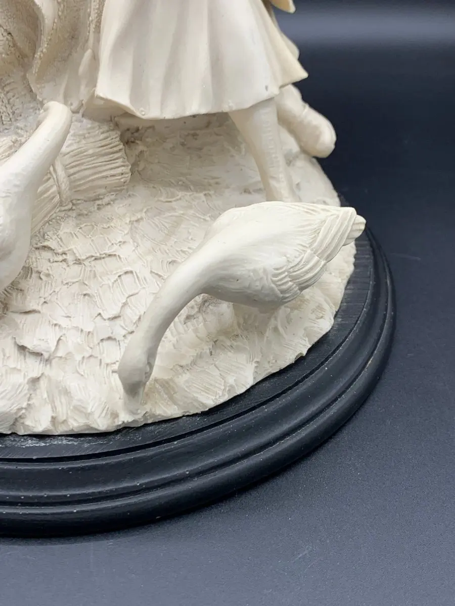 Sculpture résine Mario Pegoraro - La gardienne d'oies